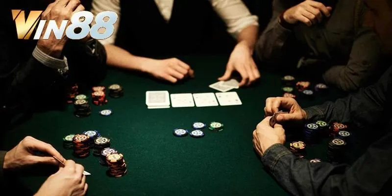 Thực hành kỹ năng chơi Poker thường xuyên